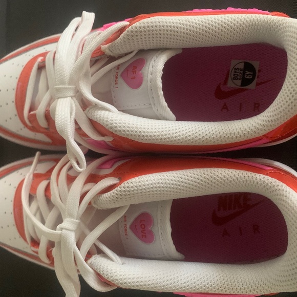NEW Condition Nike Valentine’s Day 2023 AF1 Sneakers - Picture 5 of 5